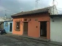 Hostal Colonia Antigua - Hostel Guatemala